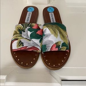Steve Madden Slide